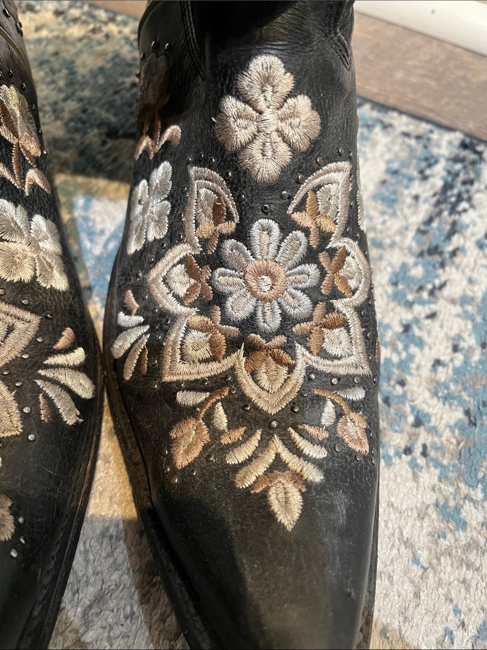 Old Gringo Black Leather Western Boots with Cream & Blush Embroidery - Picture 11 of 12